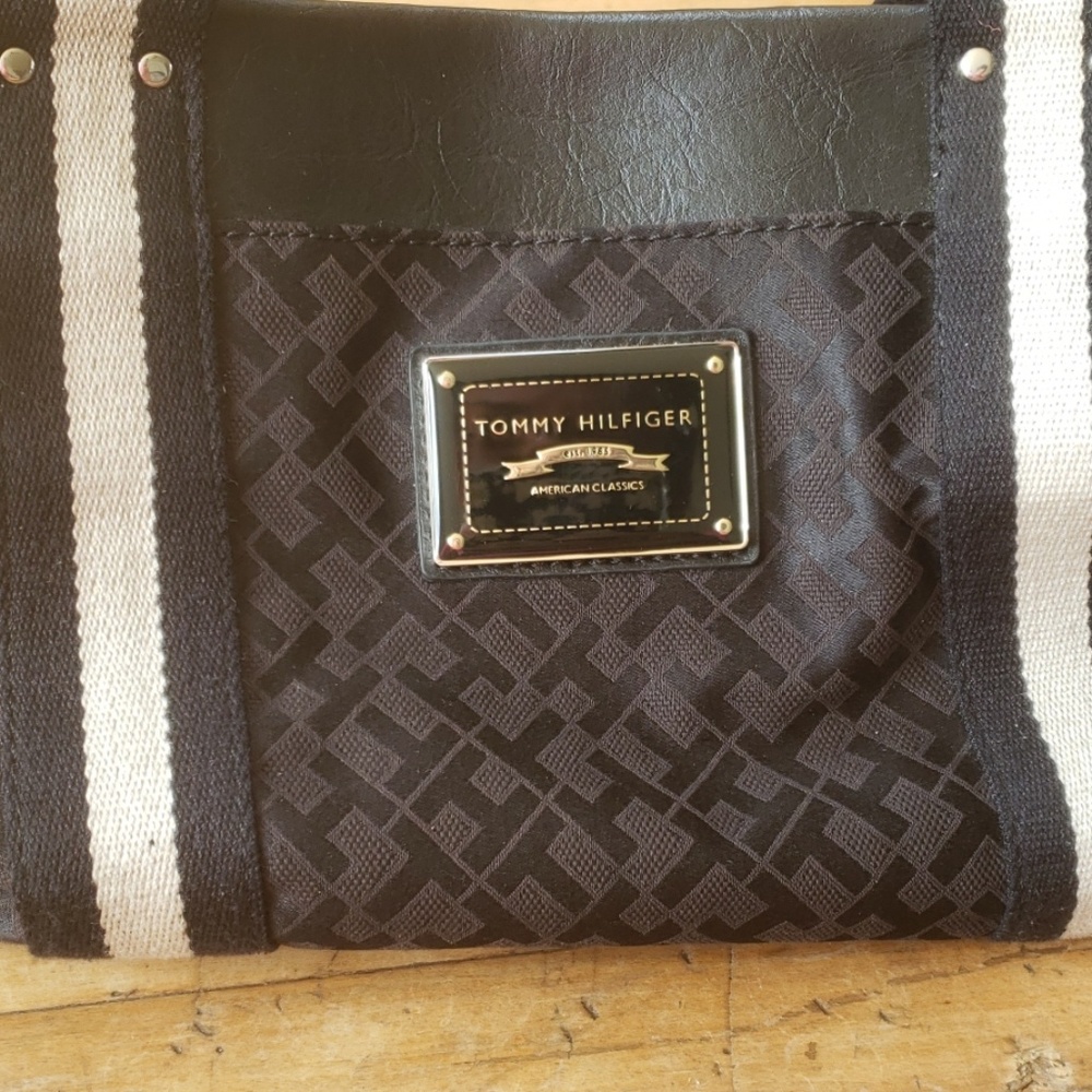 Tommy Hilfiger purse